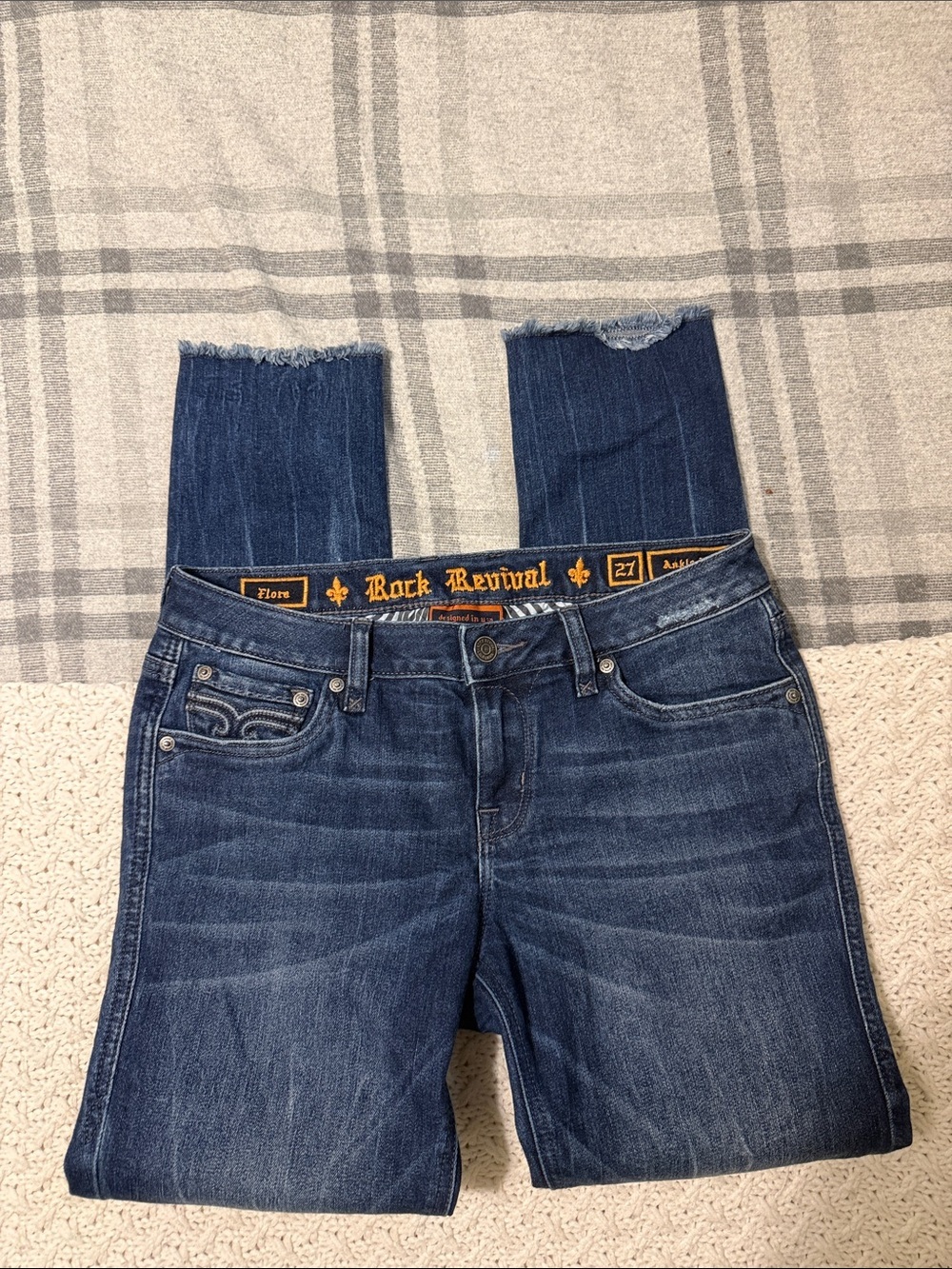 Rock Revival Dark Blue Distressed Ankle skinny 27 Womebs Jeans